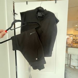 Figs Zamora Jogger Rafaella top